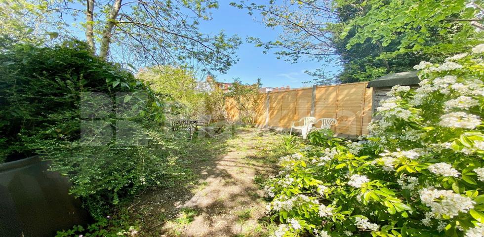 			VIRTUAL TOUR AVAILABLE!, 2 Bedroom, 1 bath, 1 reception Flat			 Barnard Hill, Muswell Hill